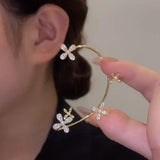 Goosudu Delicate Flower Ear Cuff